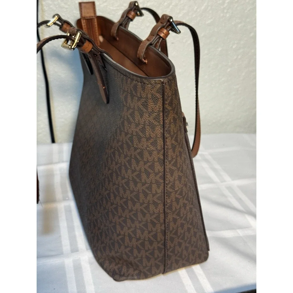 Michael Kors Medium Brown Leather Tote Bag with Zip With A Wallet Pre-Owned